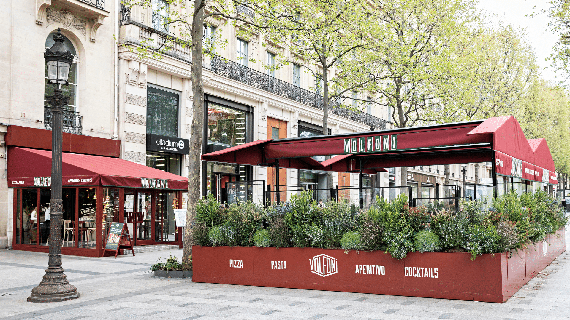 Volfoni inaugure son flagship des Champs-Elysées