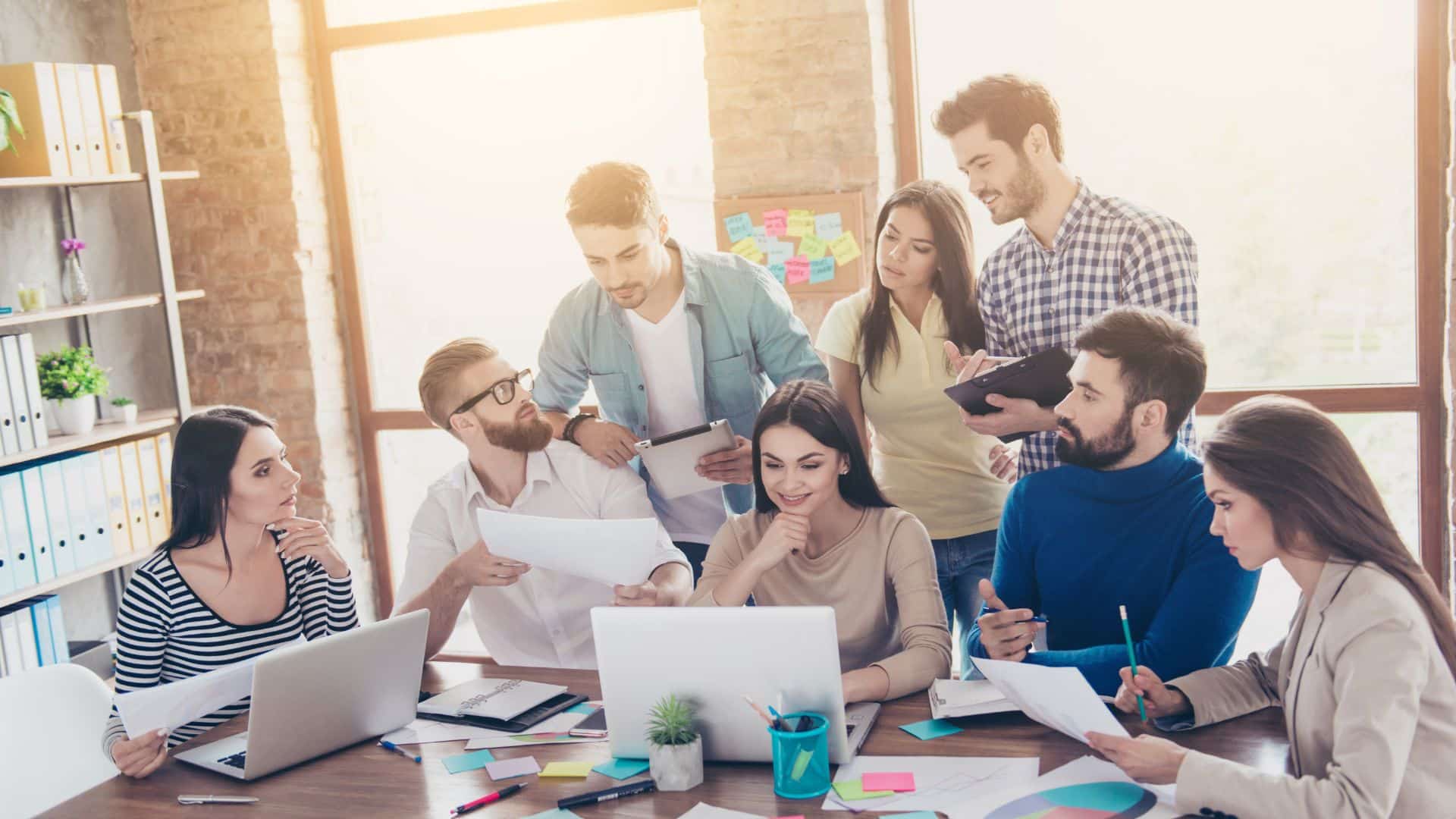 Ouvrir une franchise à plusieurs : les clés pour signer son pacte d’associés
