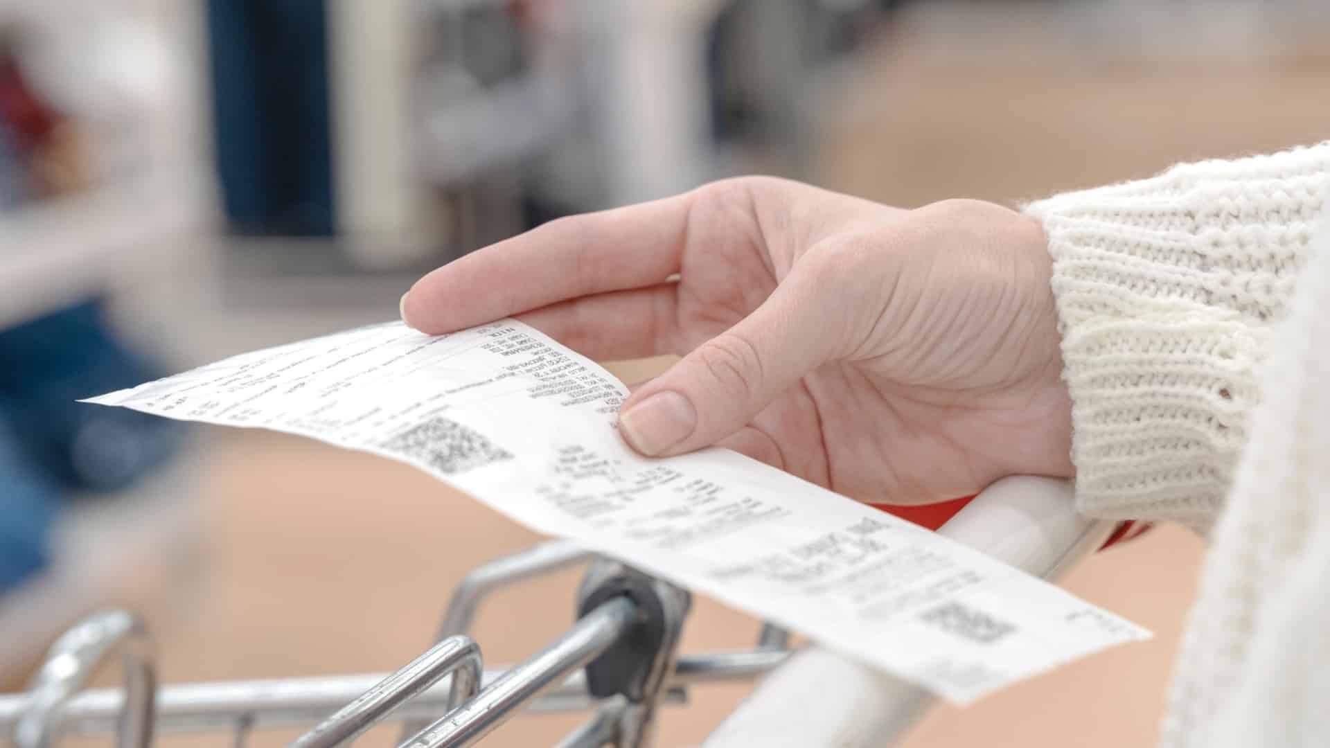 Ticket de caisse dématérialisé : un an après, les Français s’adaptent progressivement