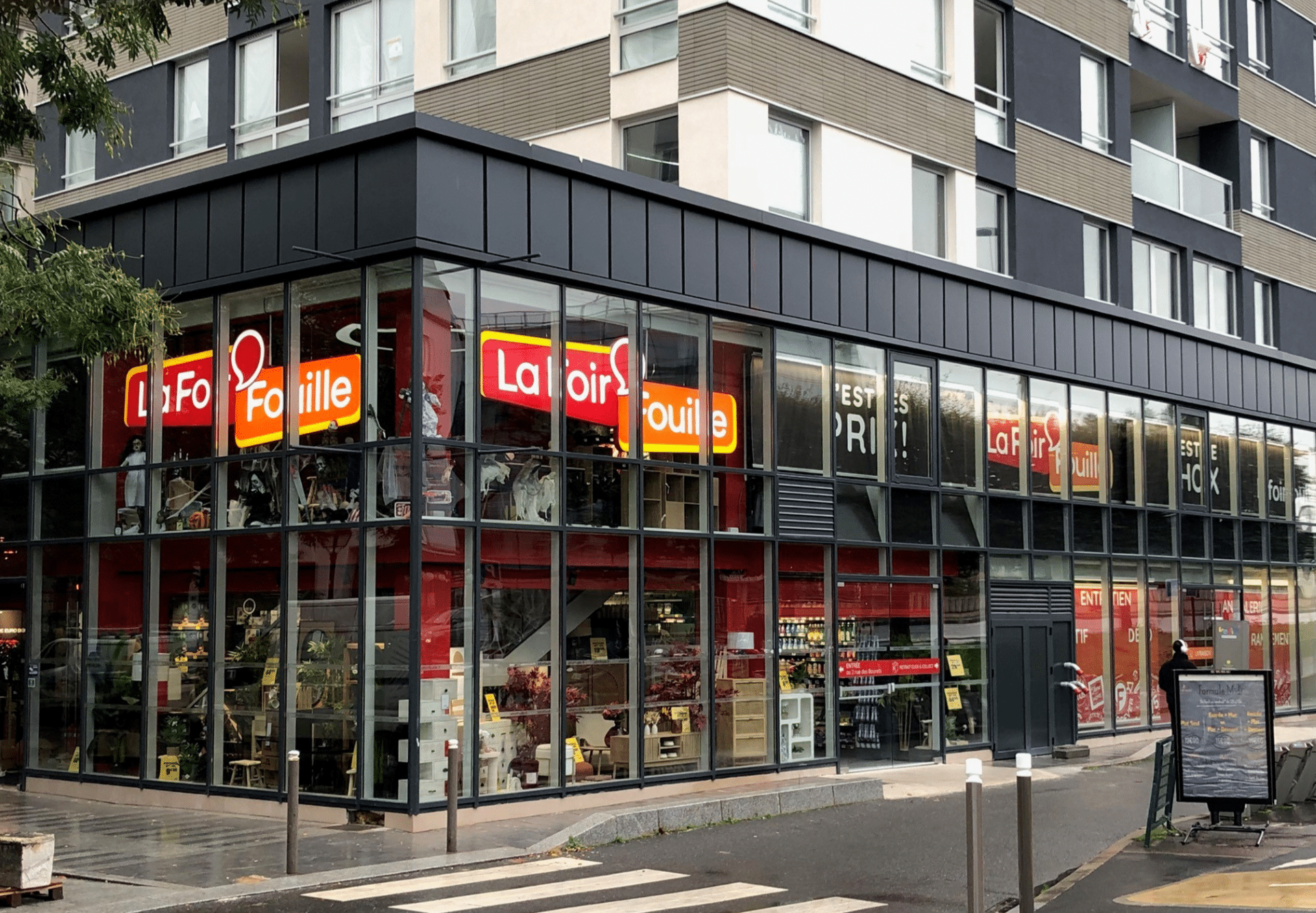 La Foir’Fouille se réinvente en centre-ville avec un premier magasin urbain à Suresnes