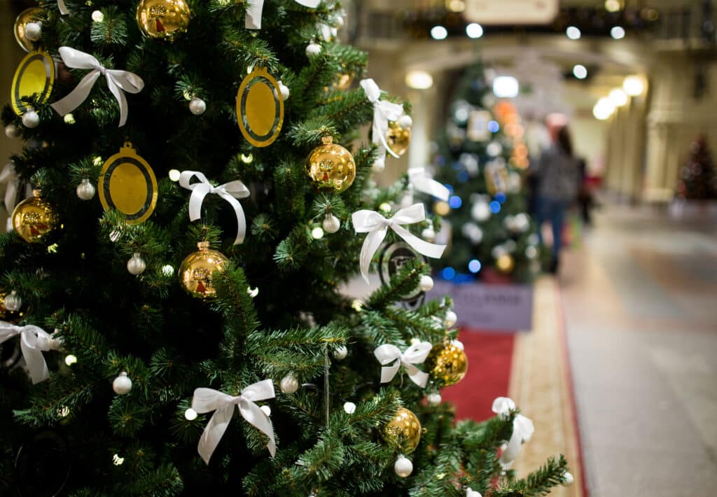 Affluence, stress, clients pénibles… : 10 conseils pour gérer efficacement la période de Noël en magasin